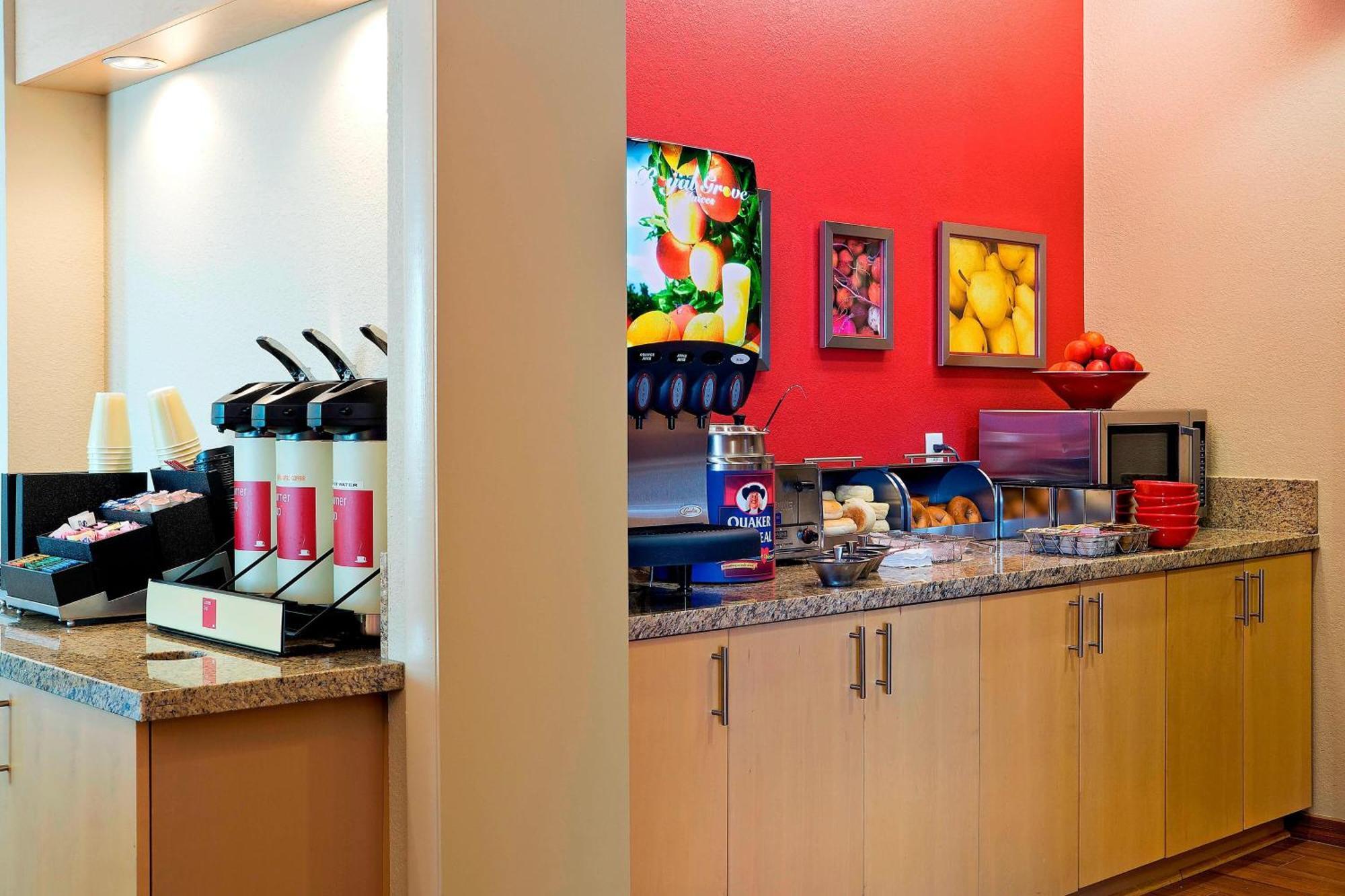 Towneplace Suites By Marriott דודג' סיטי מראה חיצוני תמונה