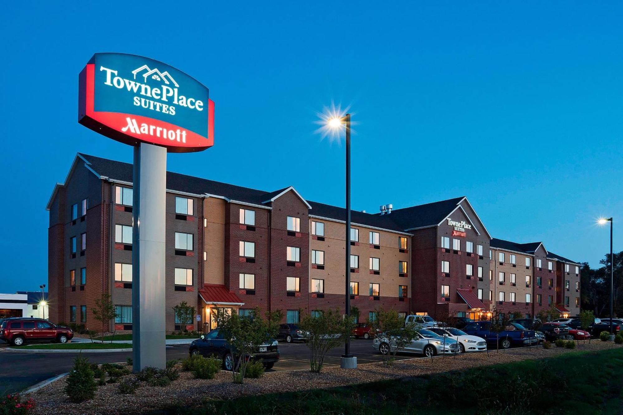 Towneplace Suites By Marriott דודג' סיטי מראה חיצוני תמונה