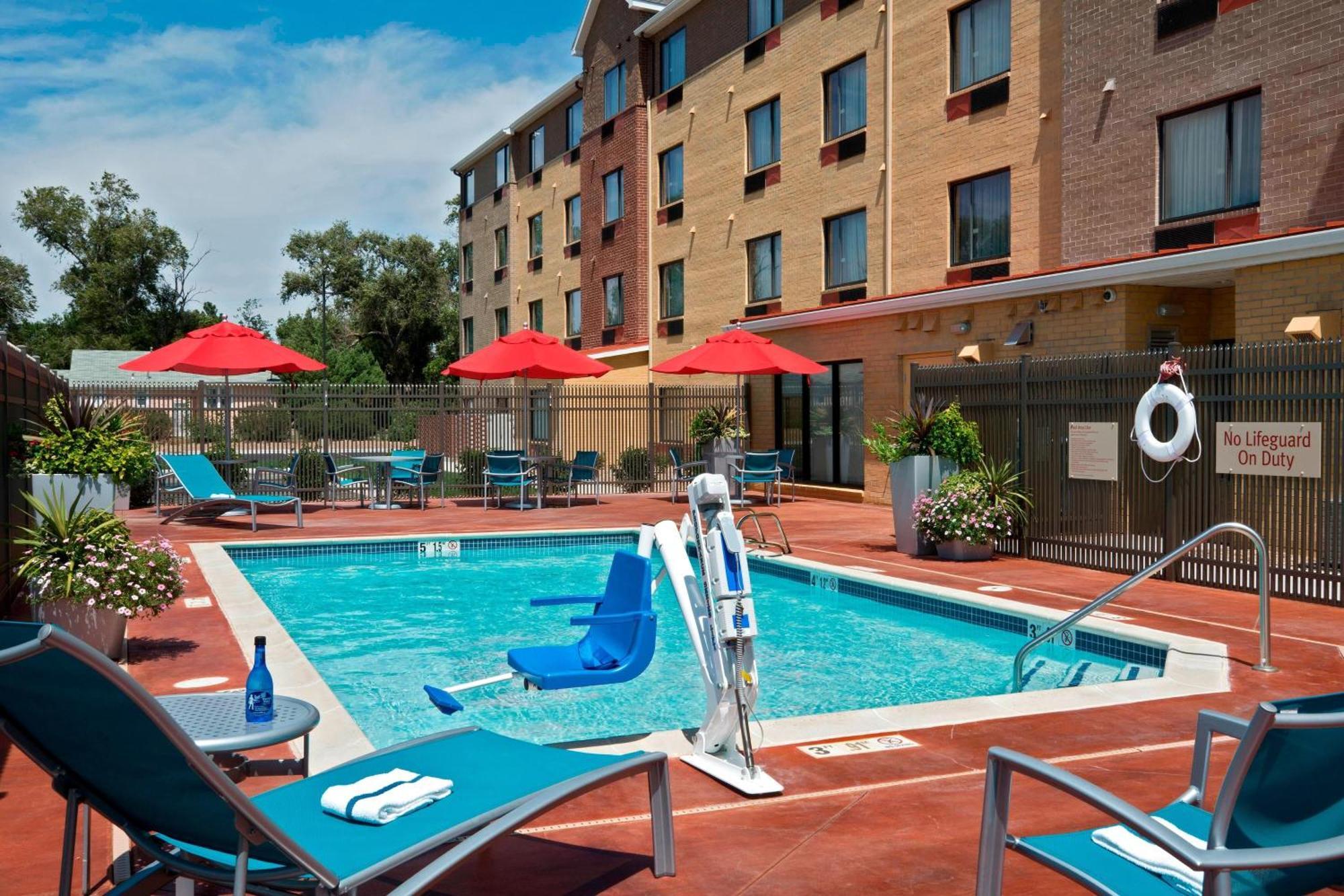 Towneplace Suites By Marriott דודג' סיטי מראה חיצוני תמונה