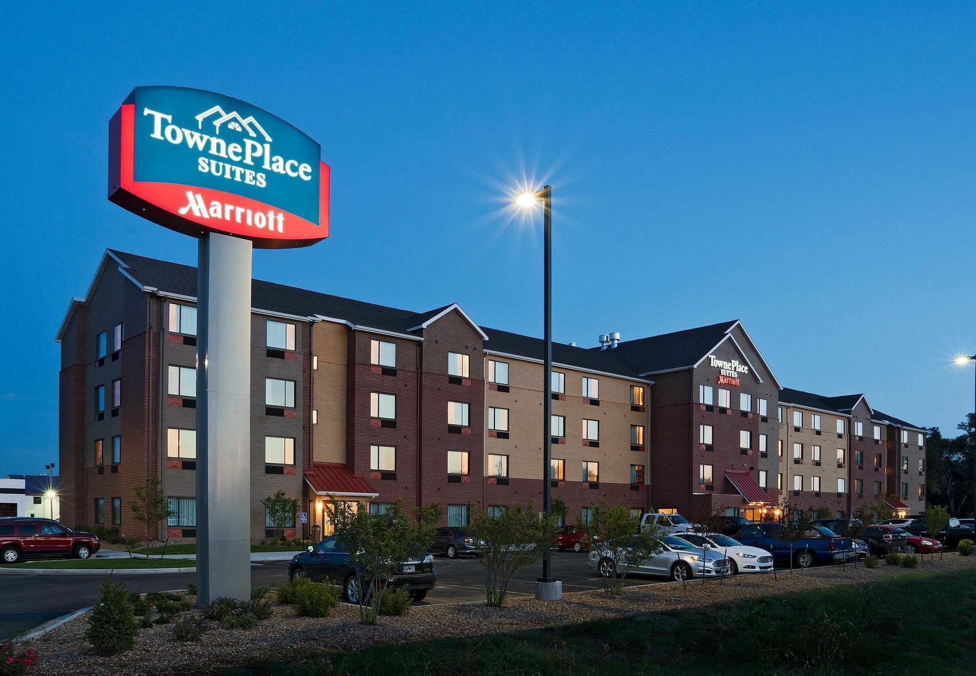 Towneplace Suites By Marriott דודג' סיטי מראה חיצוני תמונה