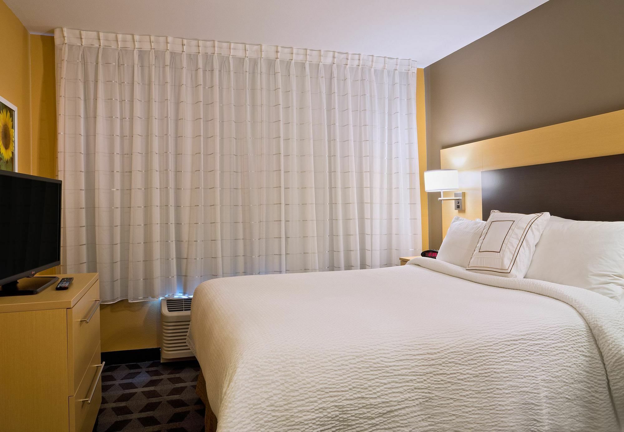 Towneplace Suites By Marriott דודג' סיטי מראה חיצוני תמונה
